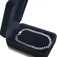 Shipped in a nice jewelry box!
